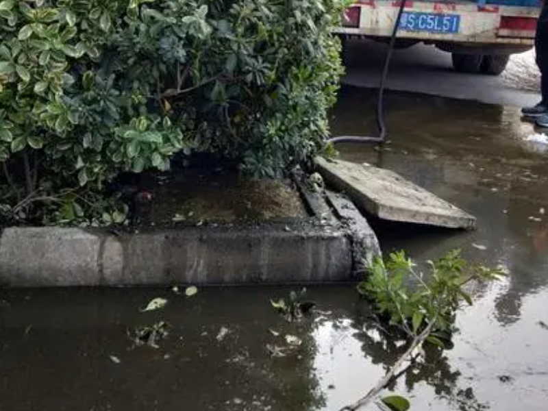 温州【新田园】马桶堵塞疏通,马桶移机,通下水管道